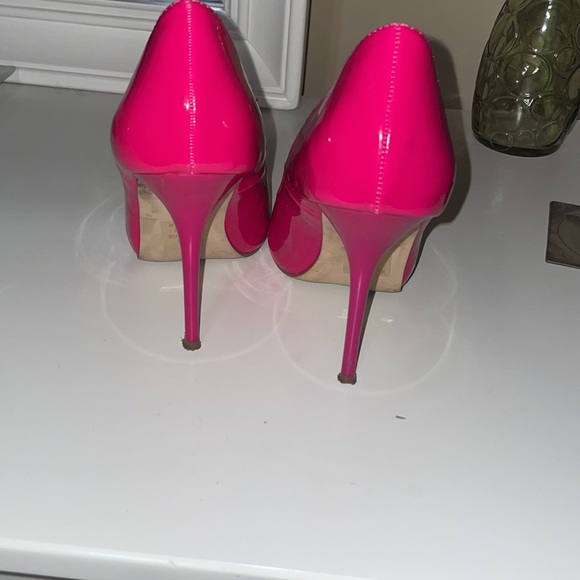Fuchsia pumps size 7.5 - Picture 3 of 3